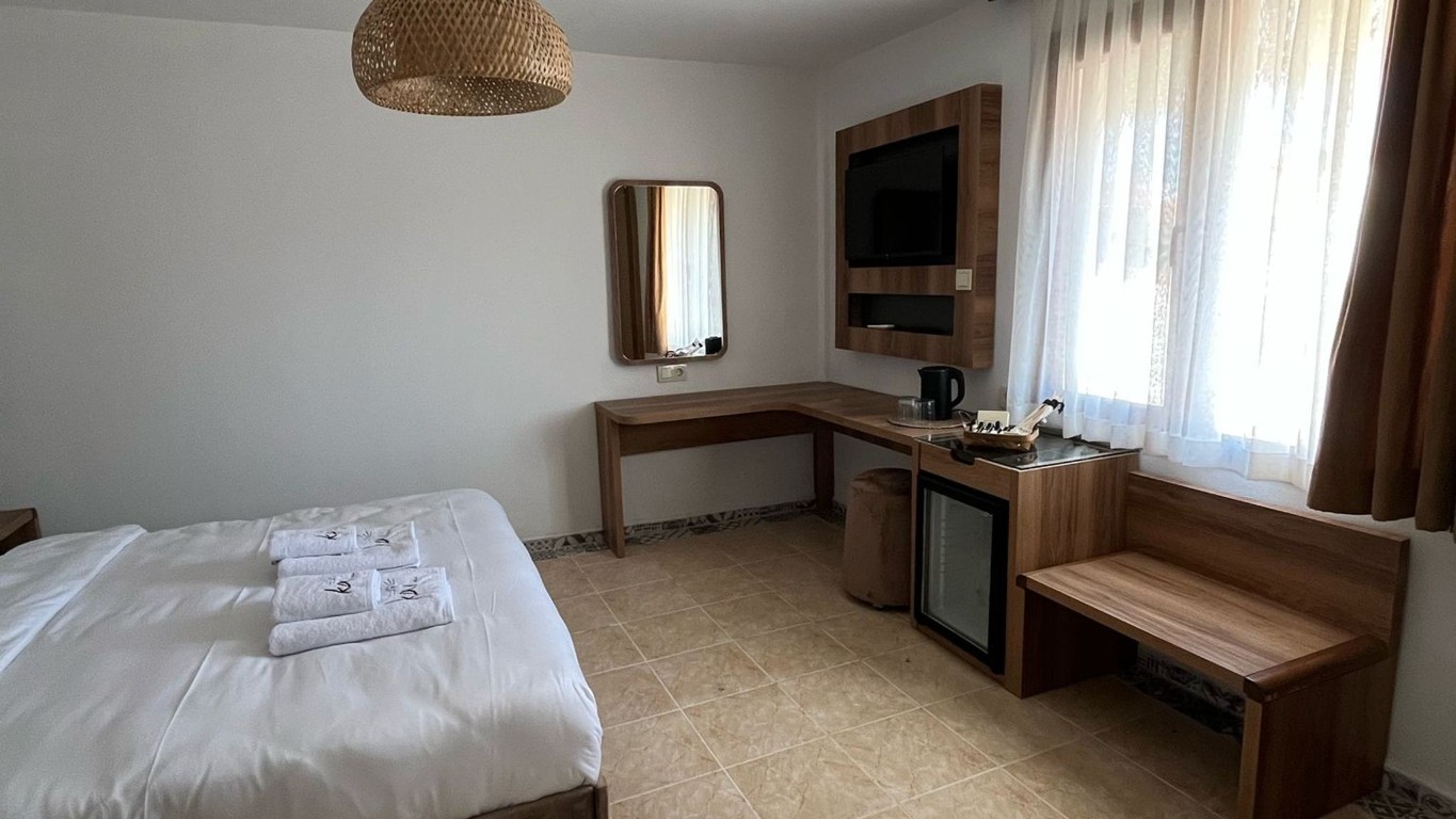Avlulu Komfort Çift Kişilik Oda